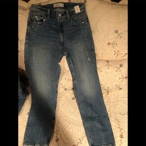 Abercrombie & Fitch. MOM jeans